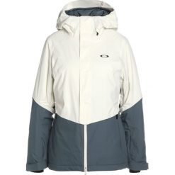 Oakley SHOWCASE Kurtka snowboardowa arctic white. Kurtki snowboardowe damskie marki Oakley. W wyprzedaży za 1,070.10 zł.