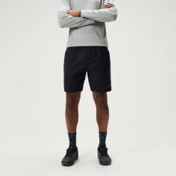 Krótkie workowate spodenki Endura Loop z podszewką w kolorze czarnym. Czarne szorty damskie ENDURA, l, bez wzorów. Za 362.99 zł.