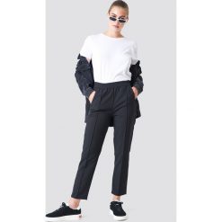NA-KD Spodnie joggersy - Black. Spodnie materiałowe damskie marki NA-KD. Za 161.95 zł.