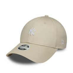 Damska czapka z daszkiem New York Yankees Logo 9FORTY. Białe czapki i kapelusze damskie New Era, bez wzorów, casualowe. Za 176.50 zł.