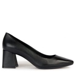 Czółenka Geox. Czarne czółenka damskie Geox, bez wzorów, bez obcasa, bez zapięcia. Za 389.99 zł.