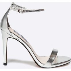 Steve Madden - Sandały. Szare sandały damskie Steve Madden, z materiału. W wyprzedaży za 269.90 zł.