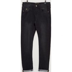 Ocieplane jeansy COMFORTY - Czarny. Czarne jeansy męskie Cropp. Za 149.99 zł.