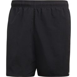 SZORTY SOLID SWIM SHORTS. Szorty męskie Adidas. W wyprzedaży za 69.99 zł.