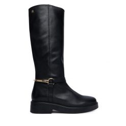 Oficerki Tommy Hilfiger. Czarne kozaki damskie Tommy Hilfiger, bez obcasa, na płaskiej podeszwie. Za 1,299.00 zł.
