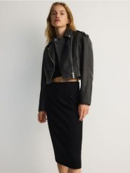 Spódnica midi - czarny. Czarne spódnice damskie Reserved, l, bez wzorów, z bawełny, midi, dopasowane. W wyprzedaży za 49.99 zł.