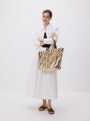 Słomkowa torebka shopper - wielobarwny. Żółte torebki shopper damskie Reserved, bez wzorów, bez dodatków. W wyprzedaży za 69.99 zł.