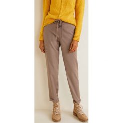 Mango - Spodnie Fluid. Legginsy damskie marki Mango. W wyprzedaży za 69.90 zł.