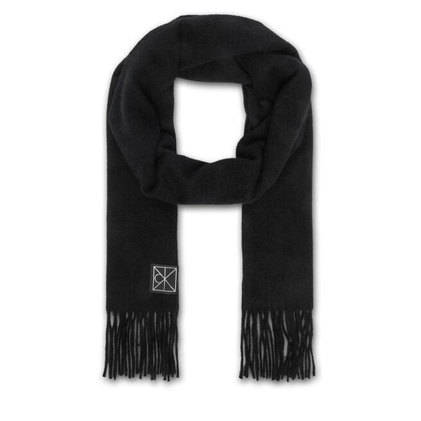 Szalik Calvin Klein. Czarne szaliki i chusty damskie Calvin Klein, bez wzorów. Za 569.99 zł.