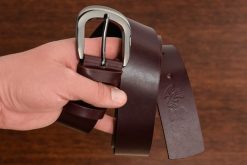 Beltimore skórzany damski pasek do spodni 4 cm burgundowy A72 : Kolory - fioletowy, Rozmiar pasków - r.90-105 cm. Czerwone paski damskie bez wzorów, klasyczne. Za 59.99 zł.