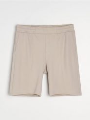 Szorty slim - beżowy. Brązowe szorty męskie Sinsay, l, bez wzorów. Za 39.99 zł.