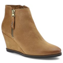 Brązowe Botki Libero Damskie Modne Buty Jesienne. Brązowe botki damskie Libero, na jesień, z materiału, eleganckie, bez obcasa, na koturnie, bez zapięcia. Za 229.00 zł.