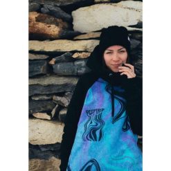 Bluza outdoorowa z kapturem damska DEEP TRIP Melt softshell. Czarne bluzy damskie DEEP TRIP, bez wzorów, z softshellu, z kapturem. Za 499.00 zł.