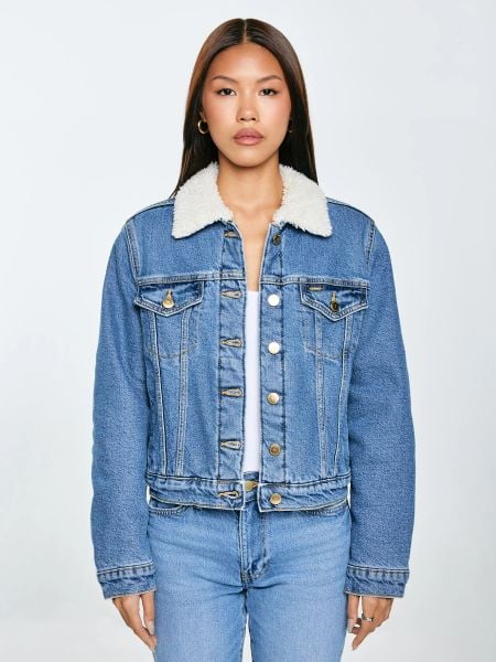 Kurtka damska jeansowa z kożuszkiem niebieska Aspen 485. Niebieskie kurtki damskie Big Star, l, bez wzorów, z denimu, eleganckie, bez kaptura. W wyprzedaży za 359.99 zł.