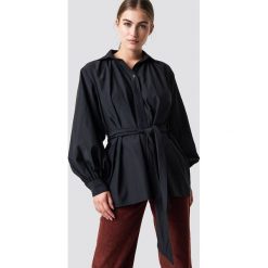 NA-KD Trend Koszula z bufiastym rękawem - Black. Koszule damskie marki NA-KD Trend. Za 100.95 zł.