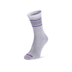 Skarpetki Bridgedale Everyday Ultra Lt Merino P Boot. Fioletowe skarpety damskie Bridgedale, bez wzorów, z wełny. Za 57.99 zł.