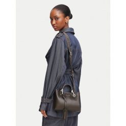 Torebka Emporio Armani. Brązowe torebki do ręki damskie Emporio Armani, bez wzorów, klasyczne, bez dodatków. Za 1,169.00 zł.