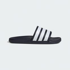 Klapki Adilette Comfort 2.0. Białe klapki damskie Adidas, bez wzorów, klasyczne, bez obcasa. Za 199.00 zł.