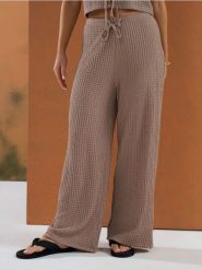 Strukturalne spodnie wide leg - brązowy. Brązowe spodnie materiałowe damskie Sinsay, l, bez wzorów. Za 39.99 zł.
