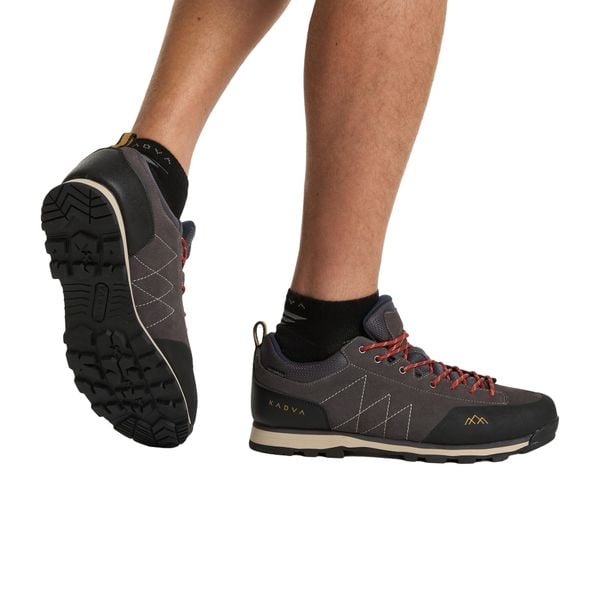 Buty trekkingowe męskie KADVA Stride Low WaterProof. Czarne trekkingi męskie KADVA, na jesień, przed kostkę, trekkingowe, thinsulate. Za 209.99 zł.