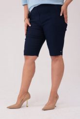 Komfortowe czarne spodnie bermudy PLUS SIZE XXL OVERSIZE. Czarne spodnie materiałowe damskie Nasi partnerzy, plus size, bez wzorów, z elastanu. Za 139.90 zł.