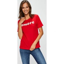 Only - Top Ava. Brązowe topy damskie Only, z nadrukiem, z bawełny, z okrągłym kołnierzem, z krótkim rękawem. Za 39.90 zł.