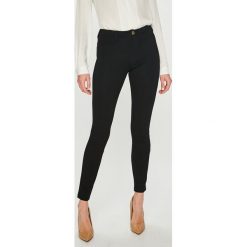 Guess Jeans - Spodnie. Jeansy damskie marki Guess Jeans. Za 319.90 zł.