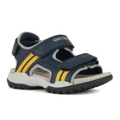 Sandały juniorskie Geox Borealis. Niebieskie sandały chłopięce Geox, z gumy, bez zapięcia. Za 179.99 zł.