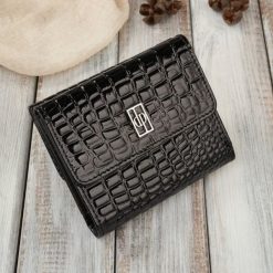 Portfel damski skórzany mały croco czarny z ochroną RFID Paolo Peruzzi AL-03-BL. Czarne portfele damskie Paolo Peruzzi, bez wzorów, ze skóry. Za 79.00 zł.