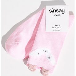 Skarpetki z pluszowymi uszami - Różowy. Skarpety damskie marki Calvin Klein Jeans. W wyprzedaży za 4.99 zł.