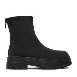 Botki JENNY. Czarne botki damskie Jenny, bez obcasa, na płaskiej podeszwie, bez zapięcia. Za 159.99 zł.