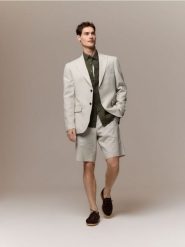 Garniturowe szorty z lnem - beżowy. Brązowe szorty męskie Reserved, bez wzorów, z bawełny. Za 149.99 zł.