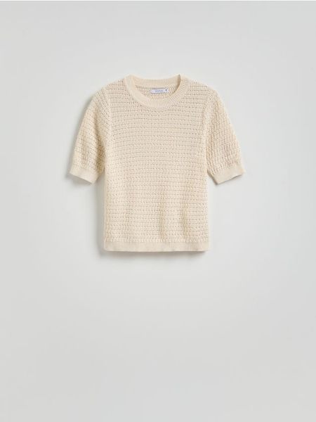 Sweter z krótkim rękawem - kremowy. Białe swetry damskie Reserved, l, bez wzorów, z bawełny, bez kołnierzyka, bez ramiączek, krótkie, bez kaptura. W wyprzedaży za 89.99 zł.