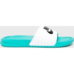 Nike Sportswear - Klapki. Zielone sandały damskie marki Nike Sportswear, bez wzorów, z materiału. Za 119.90 zł.