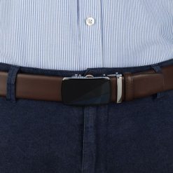 Pasek męski skórzany 3,5 cm klamra automatyczna Beltimore brązowy 02-574 : Kolory - brązowy, beżowy, Rozmiar pasków - r.115-130 cm. Brązowe paski damskie bez wzorów, ze skóry, wizytowe. Za 64.99 zł.