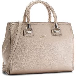 Torebka LIU JO - M Satchel Zip Manhat A68093 E0011 Gold 00529. Torby na ramię damskie marki Liu Jo. W wyprzedaży za 419.00 zł.