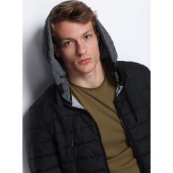 Czarna Kurtka Unavailable. Kurtki męskie marki Born2be. Za 79.99 zł.