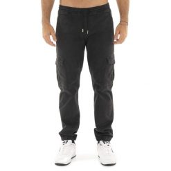 Spodnie dresowe z sznurek regulacyjny na co dzień. Czarne spodnie sportowe męskie LEONE 1947 APPAREL, na lato, bez wzorów, z bawełny, na fitness i siłownię. W wyprzedaży za 164.19 zł.