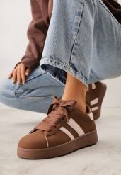 Brązowo-Białe Sneakersy na Niskiej Platformie z Naszywkami Flordexia. Brązowe obuwie sportowe damskie Renee, z aplikacjami, z jeansu. Za 99.99 zł.