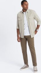 Ombre Spodnie męskie chino o dopasowanym kroju - oliwkowe V3 OM-PACP-0151 XXL. Zielone spodnie materiałowe męskie Ombre, m, bez wzorów. Za 149.99 zł.