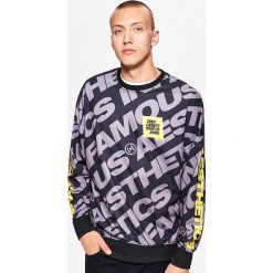 Bluza z nadrukiem all over - Szary. Bluzy męskie marki Cropp. W wyprzedaży za 39.99 zł.