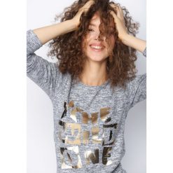 Szara Bluzka Just Look. Bluzki damskie marki Born2be. Za 44.99 zł.