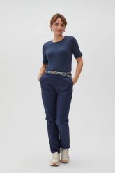 Bawełniane spodnie granatowe. Spodnie materiałowe damskie MOODO, m, bez wzorów, z bawełny. Za 139.99 zł.
