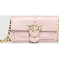 Pinko - Torebka skórzana. Żółte torebki do ręki damskie Pinko, bez wzorów, z materiału, eleganckie, małe, bez dodatków. W wyprzedaży za 639.90 zł.