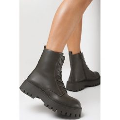Zielone Botki Workery Sznurowane Suam. Zielone botki damskie Born2be, militarne, z okrągłym noskiem, za kostkę, bez obcasa, na płaskiej podeszwie, bez zapięcia. Za 189.99 zł.