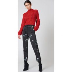 Rut&Circle Spodnie w kwiaty Natalia - Black,Multicolor. Spodnie materiałowe damskie marki Rut&Circle. W wyprzedaży za 72.78 zł.
