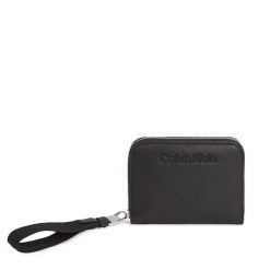 Portfel Calvin Klein. Czarne portfele damskie Calvin Klein, bez wzorów. Za 209.99 zł.