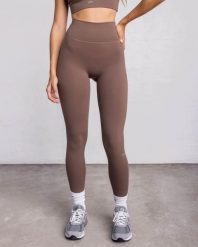 Legginsy z wysokim stanem Essential Sporty - Khaki. Zielone legginsy damskie JOY STUDIO, s, bez wzorów, z materiału, z podwyższonym stanem, długie, na fitness i siłownię. Za 243.00 zł.