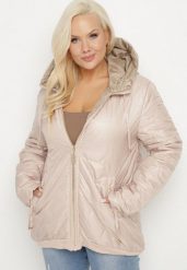 Beżowa Kurtka Pikowana o Pudełkowym Kroju z Kapturem Nusolea. Brązowe kurtki damskie Born2be, plus size, bez wzorów, z jeansu, z kapturem. Za 169.99 zł.