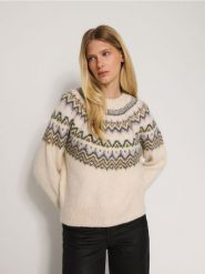 Wzorzysty sweter z metalizowaną nitką - wielobarwny. Swetry damskie Reserved, l, bez wzorów, z dzianiny, bez kołnierzyka, bez ramiączek, bez kaptura. W wyprzedaży za 49.99 zł.